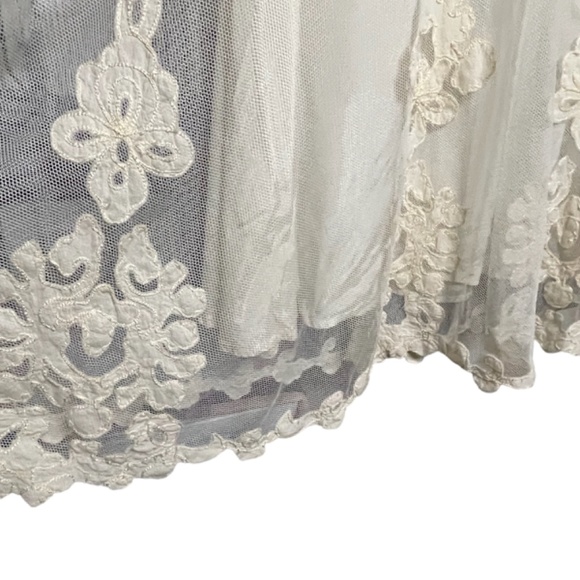 Cream Fairy core Mesh Lined Embroidered Asymmetrical Hem - Picture 4 of 6